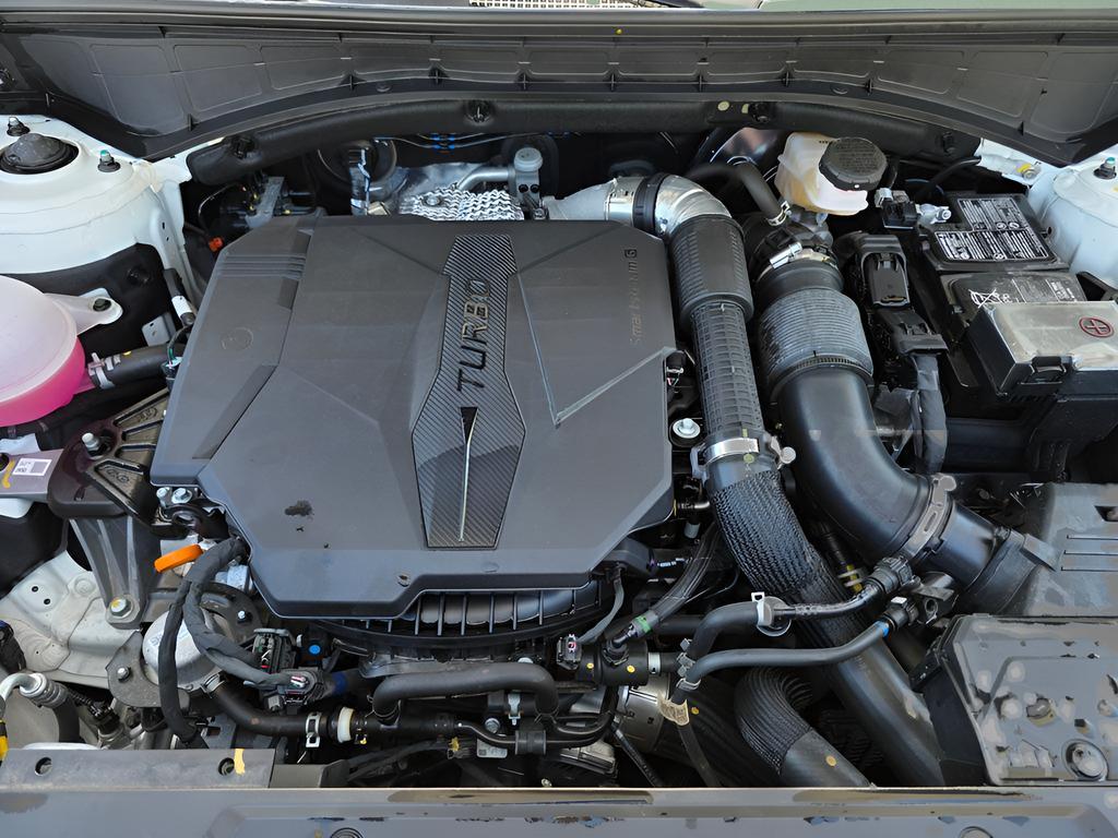 used 2025 Hyundai Santa Fe car, priced at $38,866