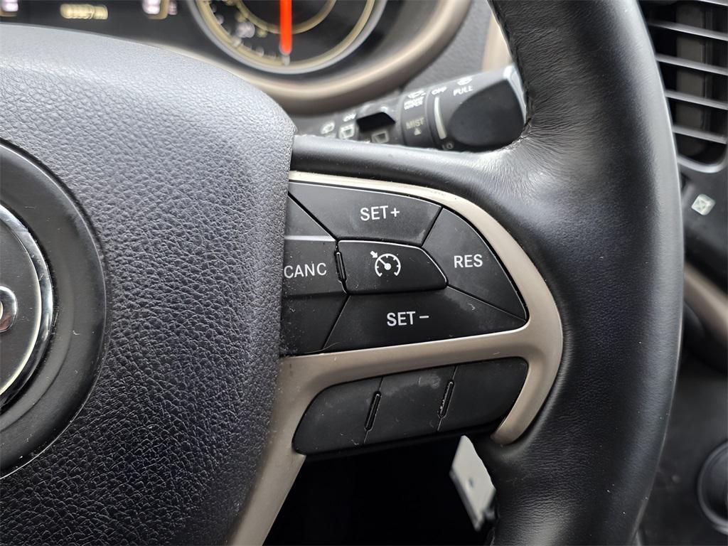 used 2016 Jeep Cherokee car, priced at $10,766