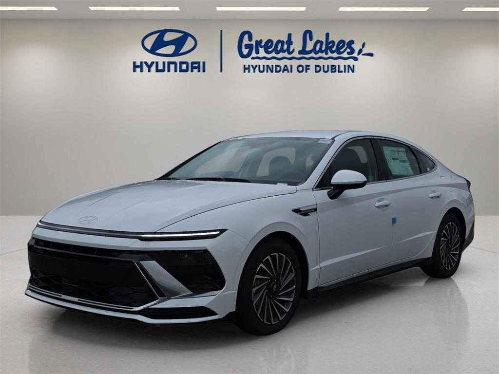 new 2025 Hyundai Sonata Hybrid car, priced at $28,996