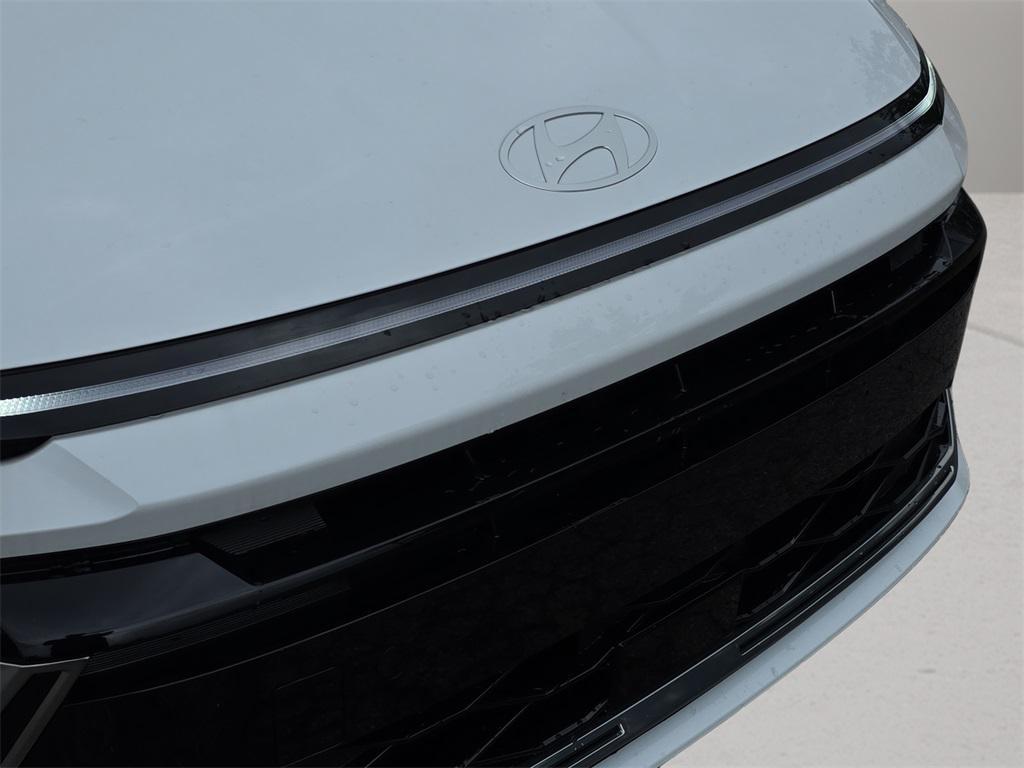 new 2025 Hyundai Sonata Hybrid car, priced at $28,996