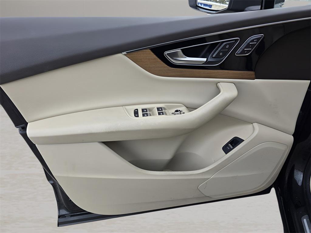 used 2017 Audi Q7 car, priced at $17,266