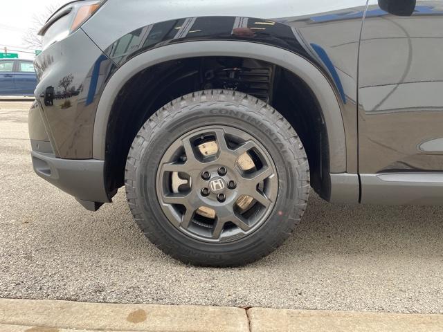 new 2025 Honda Pilot car, priced at $50,895