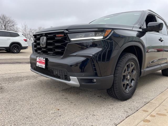 new 2025 Honda Pilot car, priced at $50,895