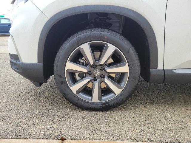 new 2025 Honda Pilot car, priced at $52,280