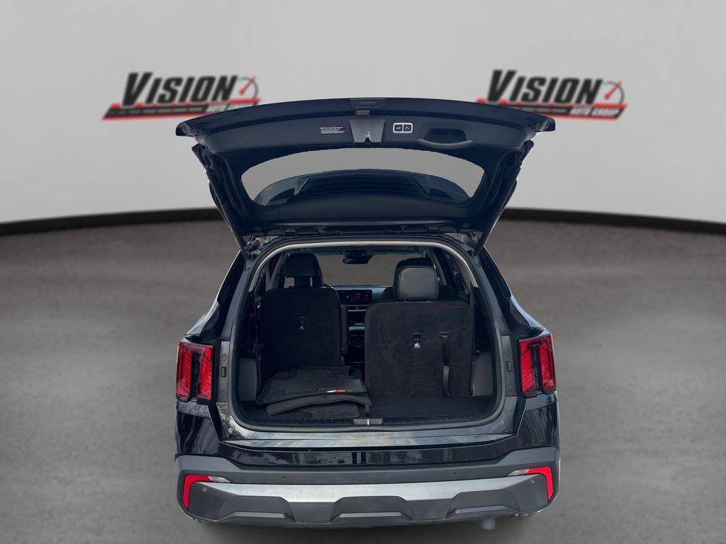 used 2024 Kia Sorento car, priced at $33,519