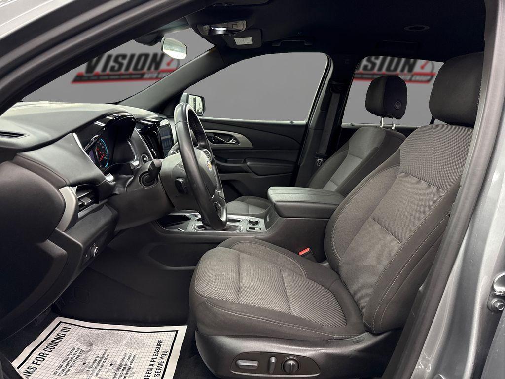 used 2023 Chevrolet Traverse car, priced at $30,413