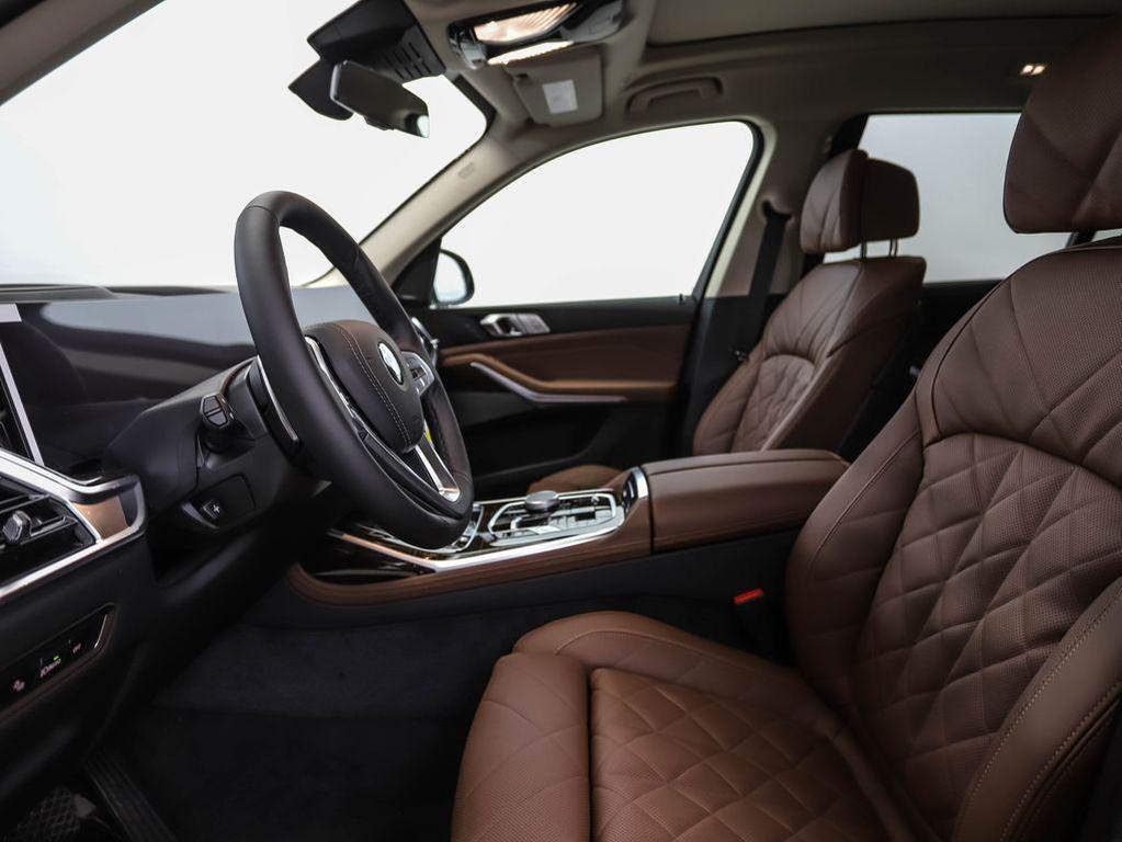 new 2026 BMW X7 car, priced at $92,100