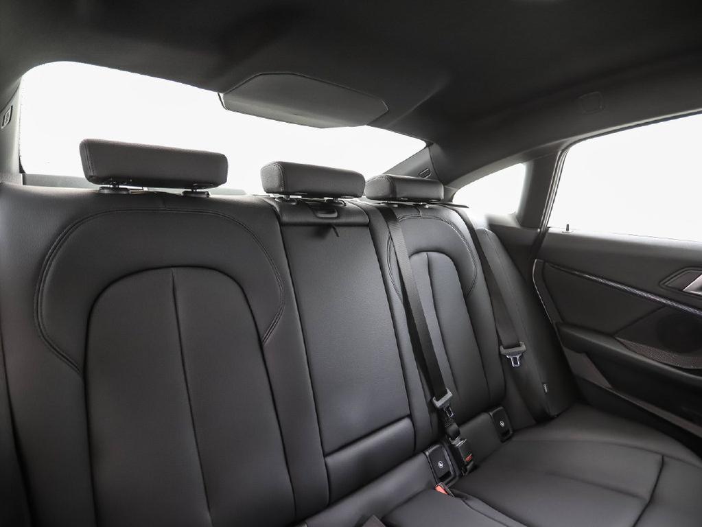 BMW 2 Series view 28
