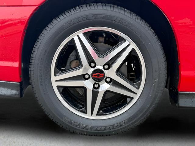 used 2004 Chevrolet Monte Carlo car, priced at $12,988