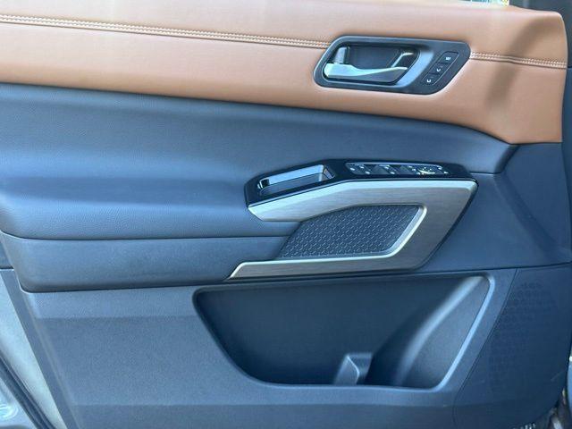 new 2025 Nissan Pathfinder car, priced at $44,344