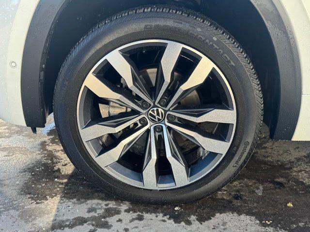 used 2023 Volkswagen Atlas car, priced at $26,364