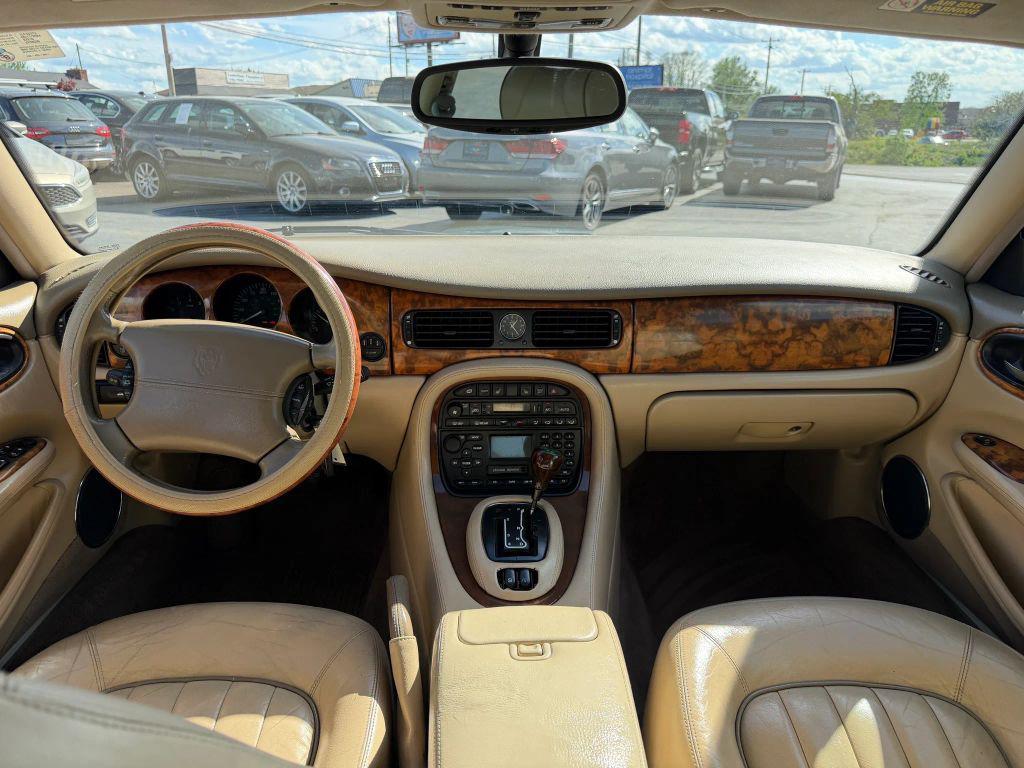 used 2001 Jaguar XJ8 car, priced at $7,790