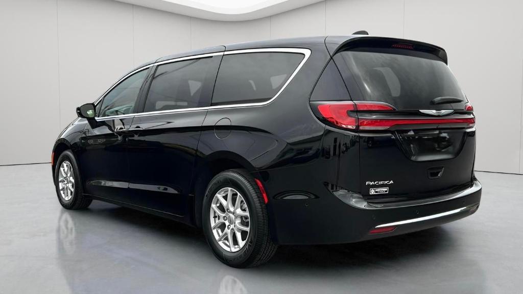 new 2025 Chrysler Pacifica car, priced at $38,125