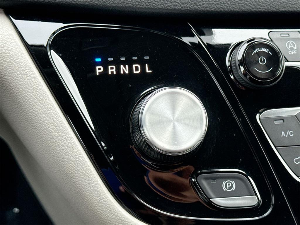 used 2023 Chrysler Pacifica car, priced at $23,000