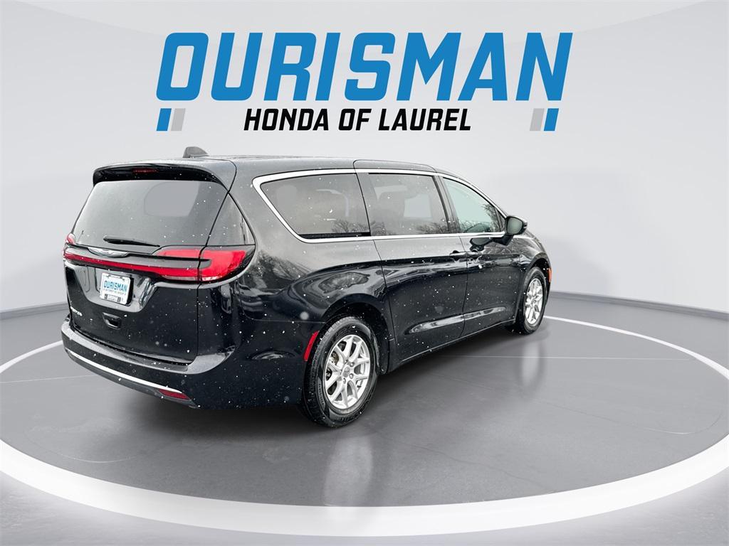 used 2023 Chrysler Pacifica car, priced at $23,000
