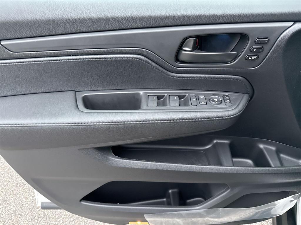 new 2026 Honda Odyssey car, priced at $41,198