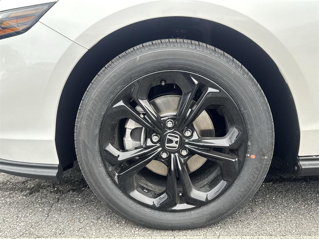 new 2025 Honda Accord car, priced at $29,311