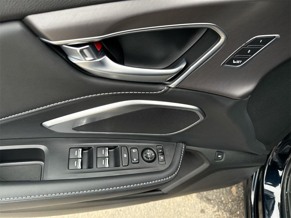 used 2025 Acura RDX car, priced at $40,599