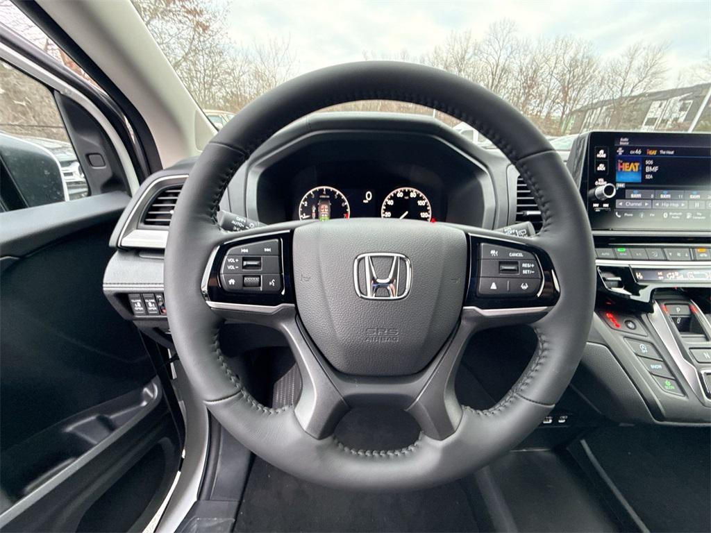 new 2026 Honda Odyssey car, priced at $40,271