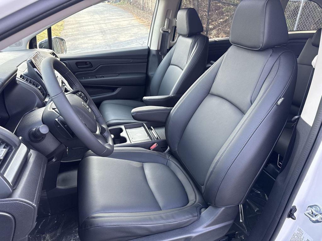 new 2026 Honda Odyssey car, priced at $40,718