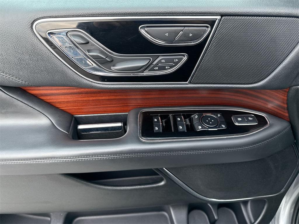 used 2023 Lincoln Navigator car, priced at $53,995