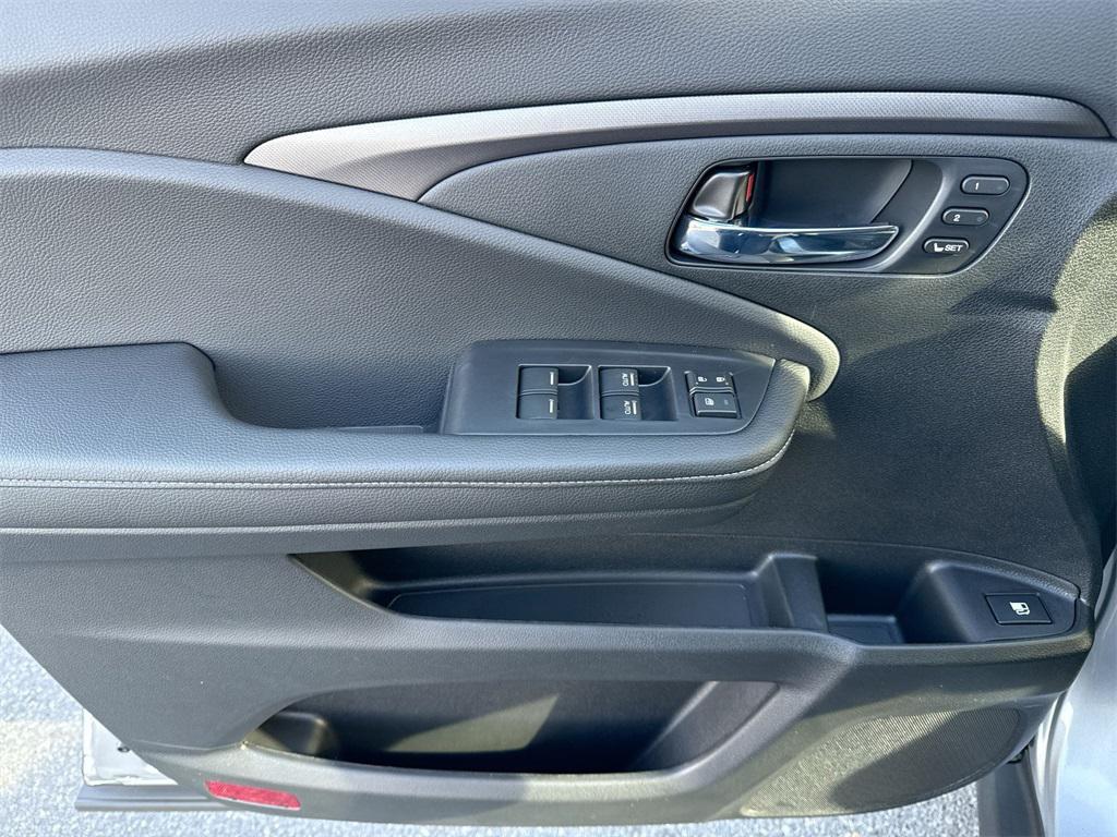 new 2026 Honda Ridgeline car, priced at $39,952