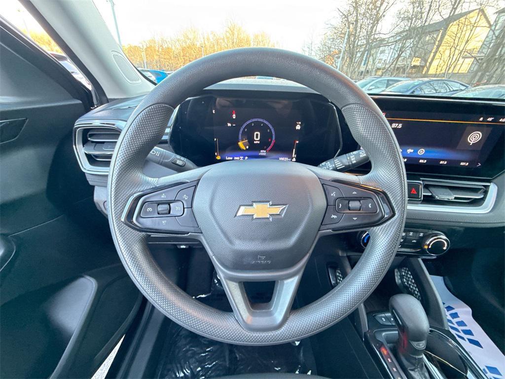 used 2025 Chevrolet TrailBlazer car, priced at $22,956