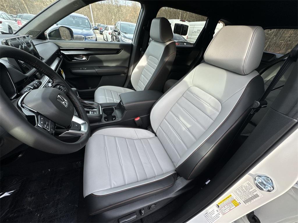 new 2026 Honda CR-V Hybrid car, priced at $40,010