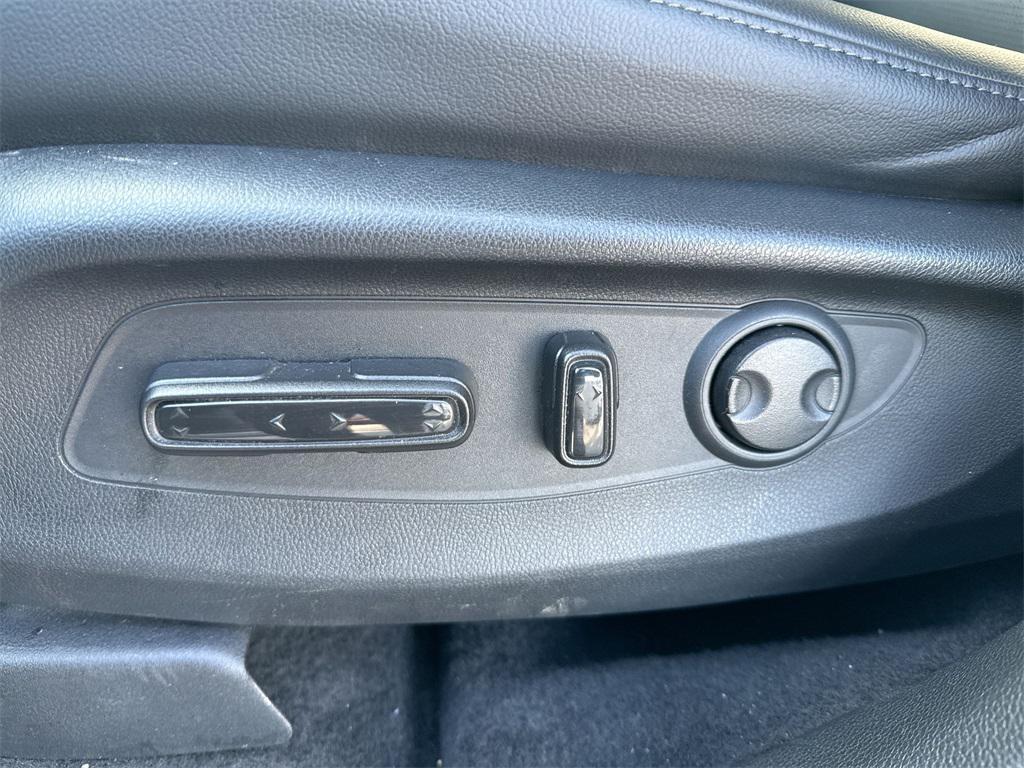 used 2025 Honda CR-V car, priced at $33,488