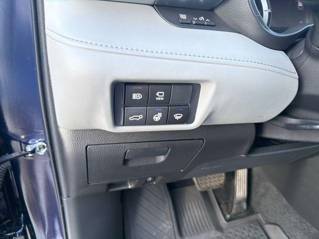 used 2021 Toyota Highlander car, priced at $38,500