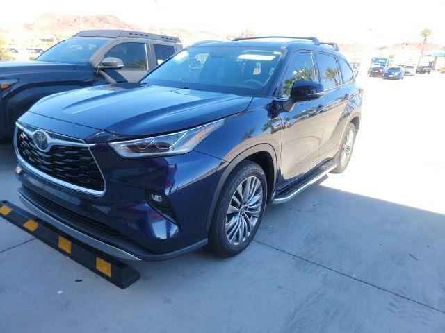 used 2021 Toyota Highlander car, priced at $37,900