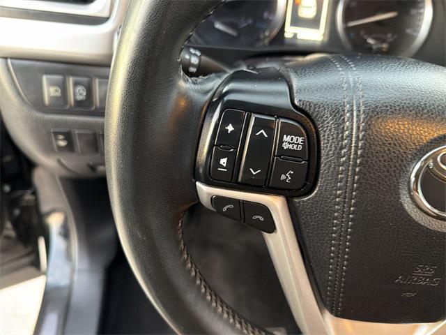 used 2019 Toyota Highlander car, priced at $26,900