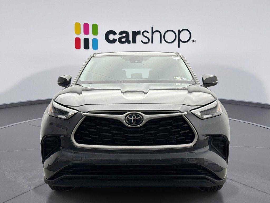 used 2023 Toyota Highlander car, priced at $33,399