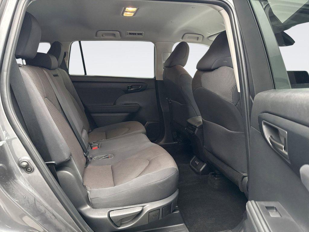 used 2023 Toyota Highlander car, priced at $33,399