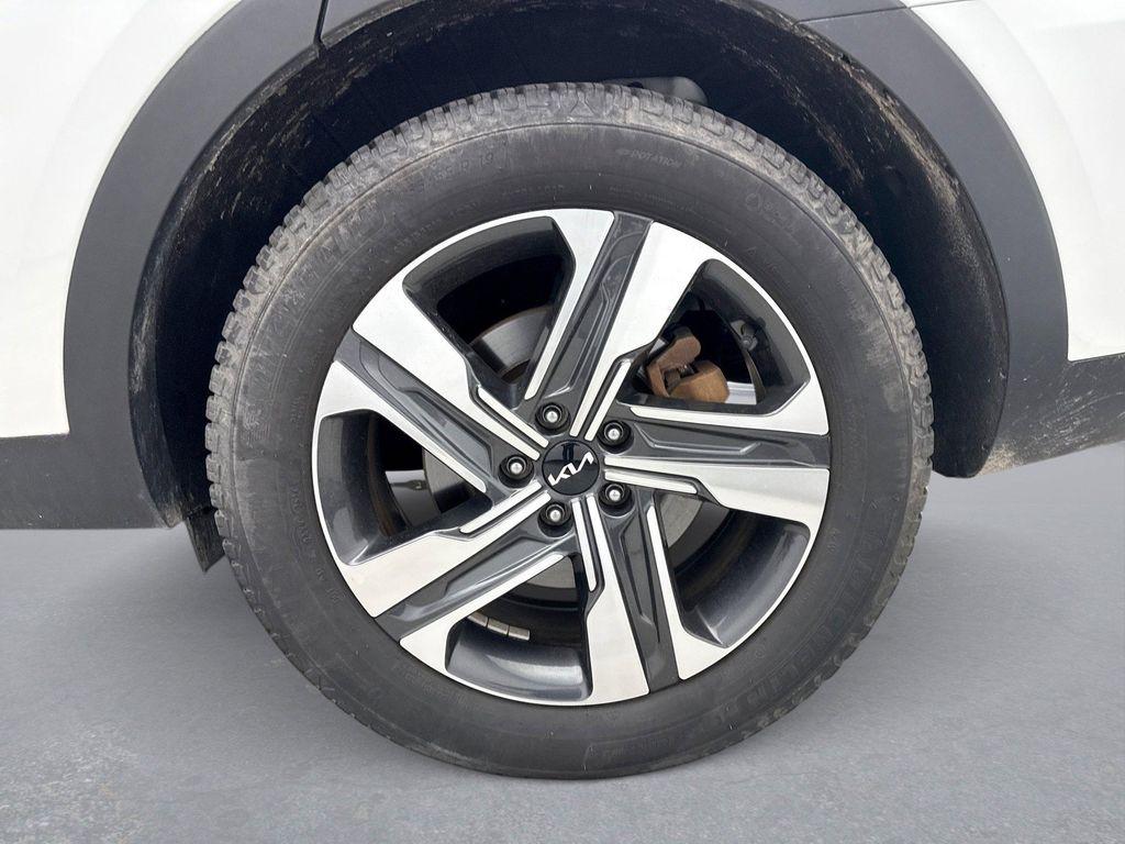 used 2023 Kia Sorento Hybrid car, priced at $30,299