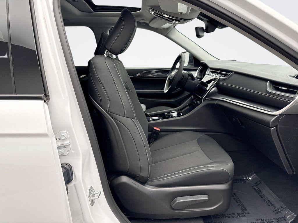 used 2023 Jeep Grand Cherokee car, priced at $28,699