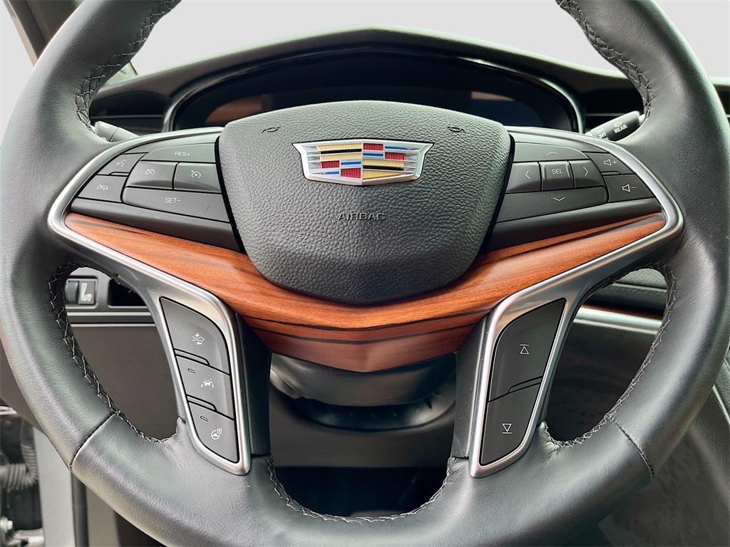 used 2024 Cadillac XT5 car, priced at $35,400