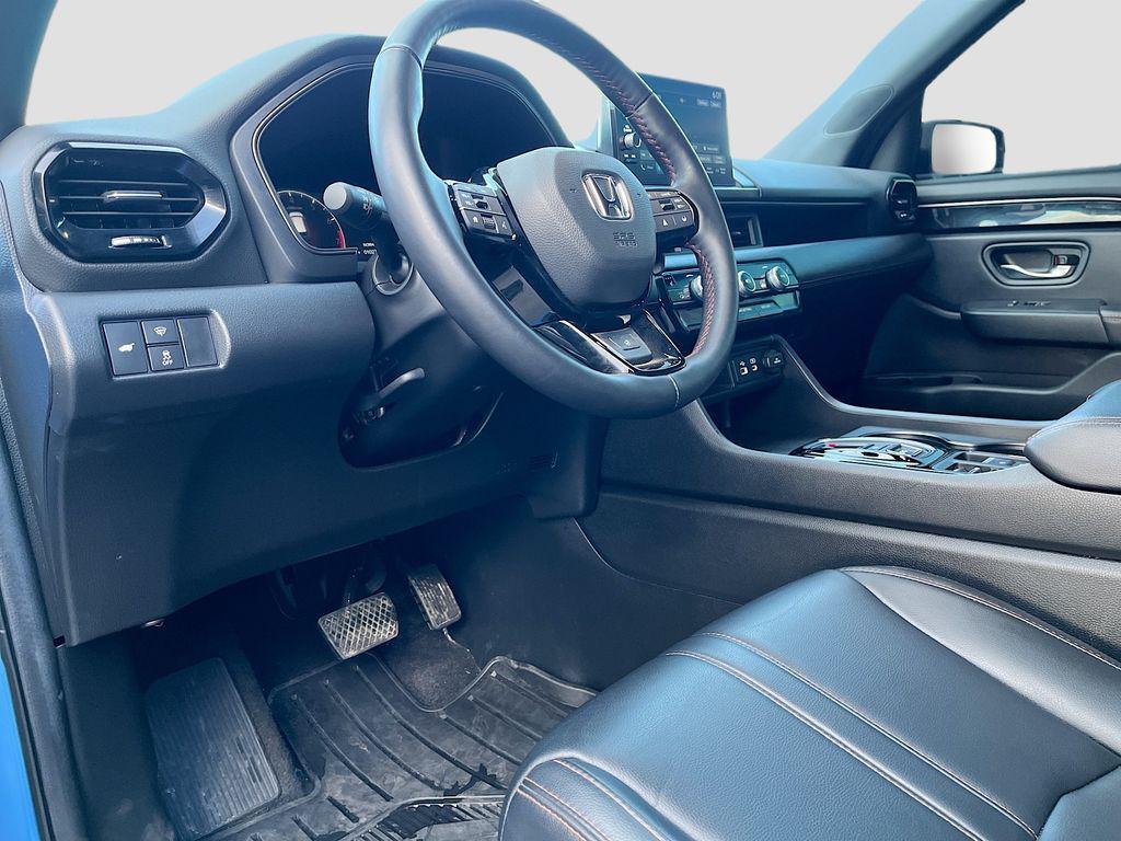 used 2025 Honda Pilot car, priced at $37,600
