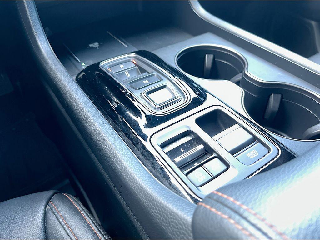 used 2025 Honda Pilot car, priced at $37,600
