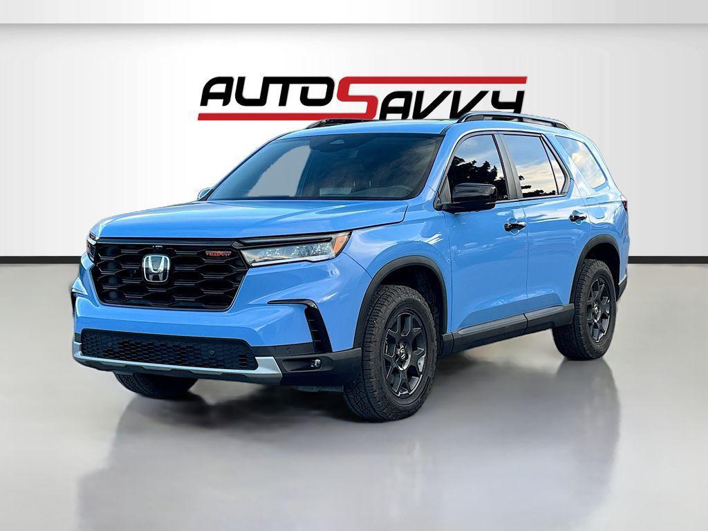 used 2025 Honda Pilot car, priced at $37,600