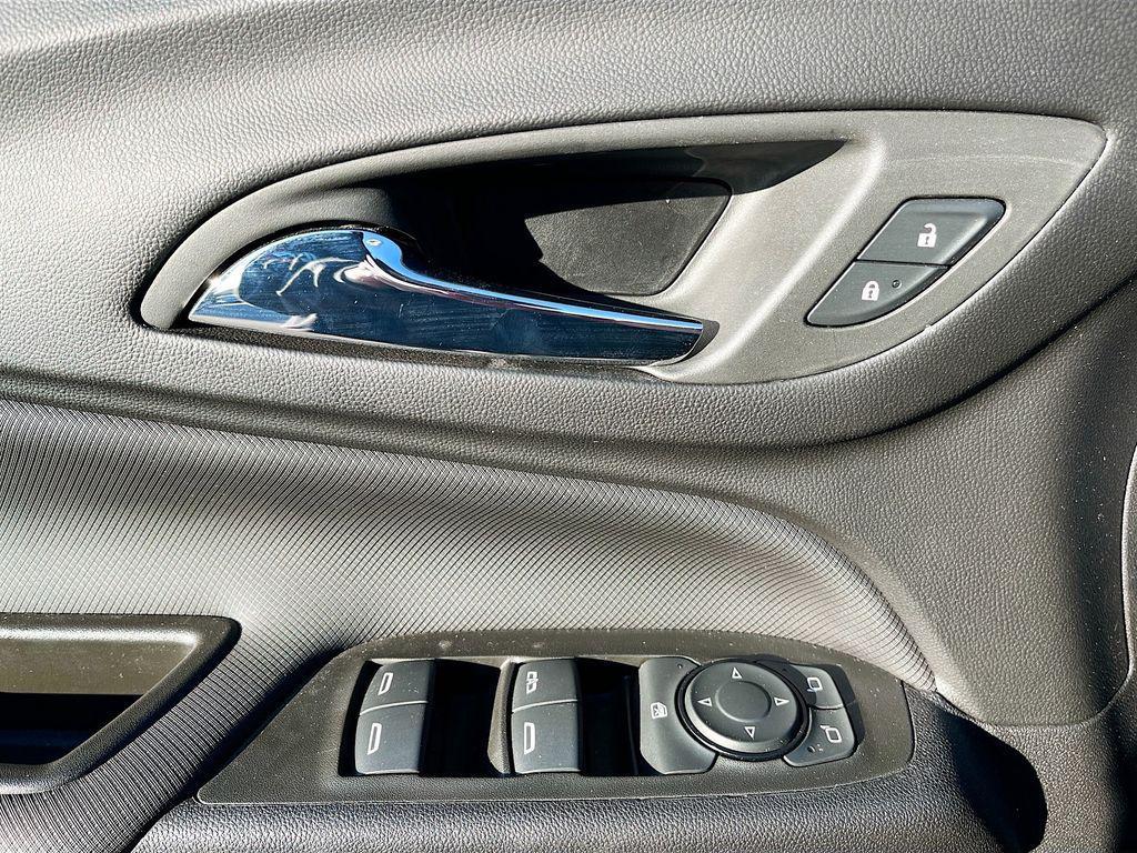 used 2024 Chevrolet Equinox car, priced at $22,400