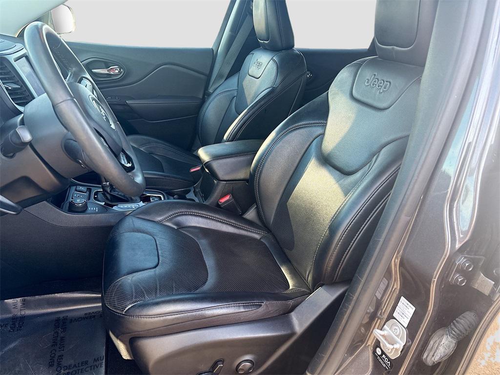 used 2023 Jeep Cherokee car, priced at $18,300