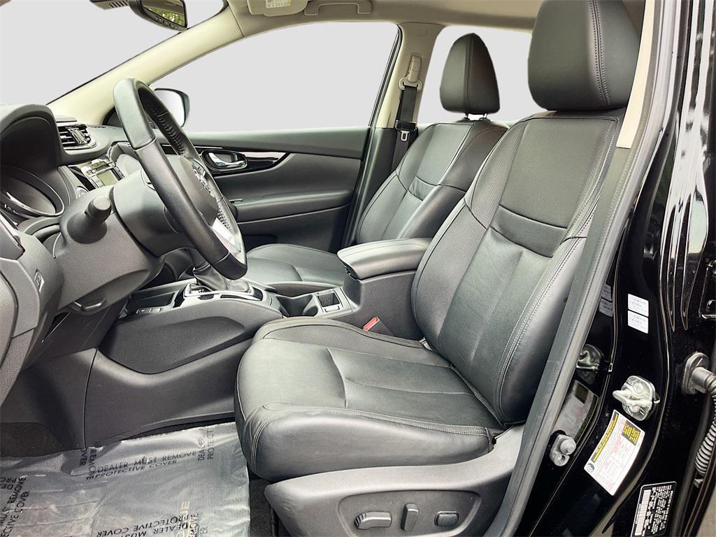 used 2022 Nissan Rogue Sport car, priced at $18,000