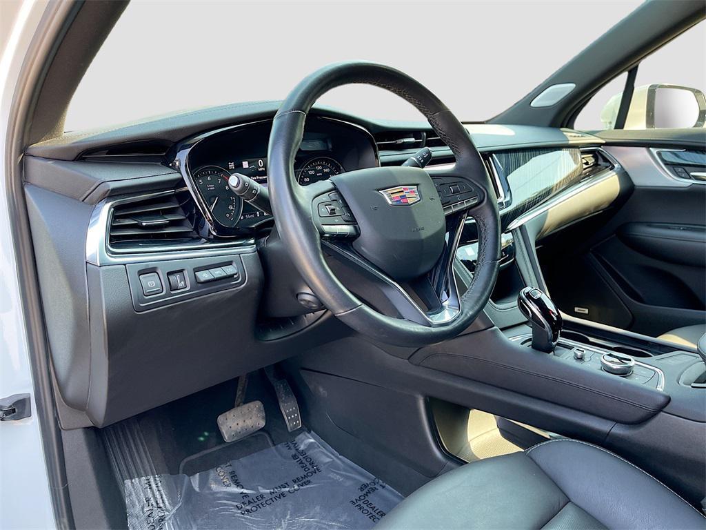 used 2024 Cadillac XT6 car, priced at $38,100
