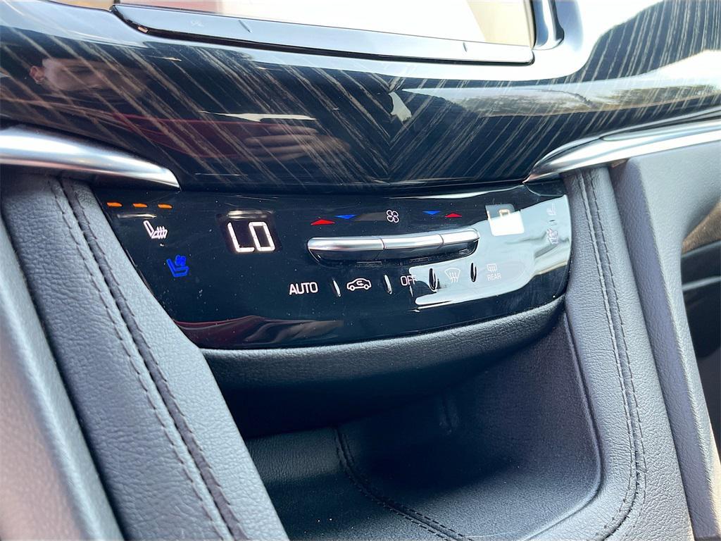 used 2024 Cadillac XT6 car, priced at $38,100