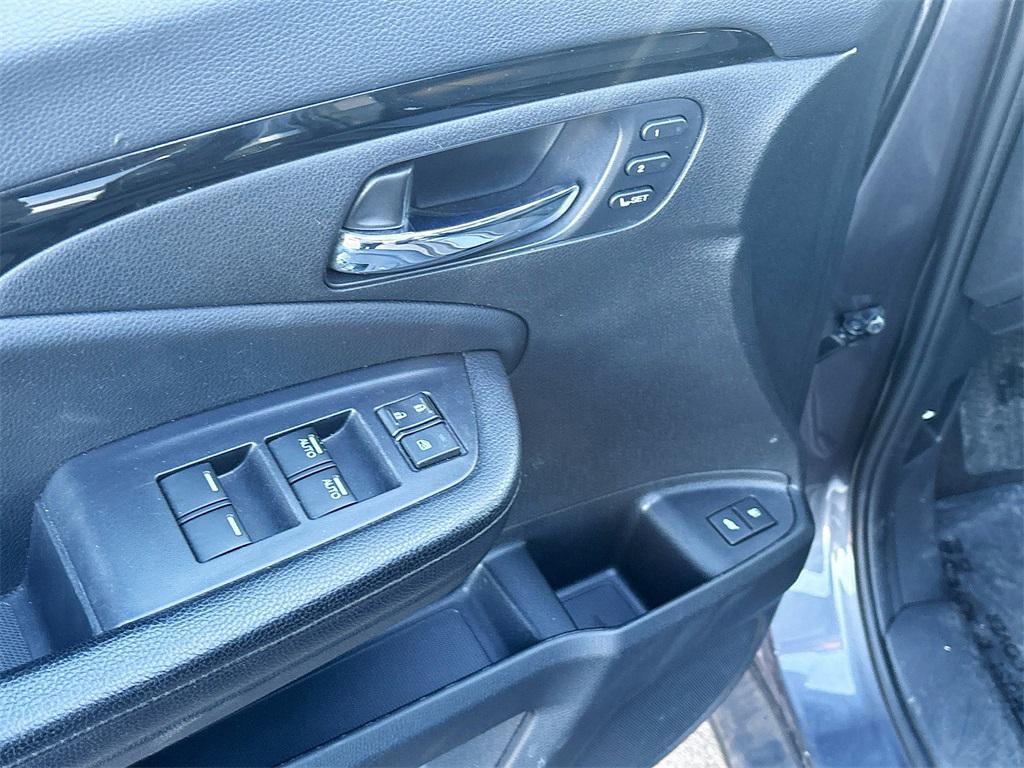 used 2020 Honda Pilot car, priced at $26,400