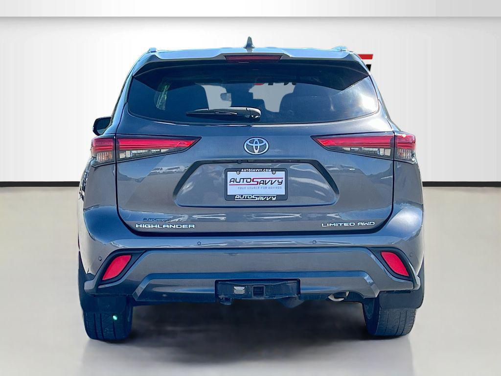 used 2022 Toyota Highlander car, priced at $35,000