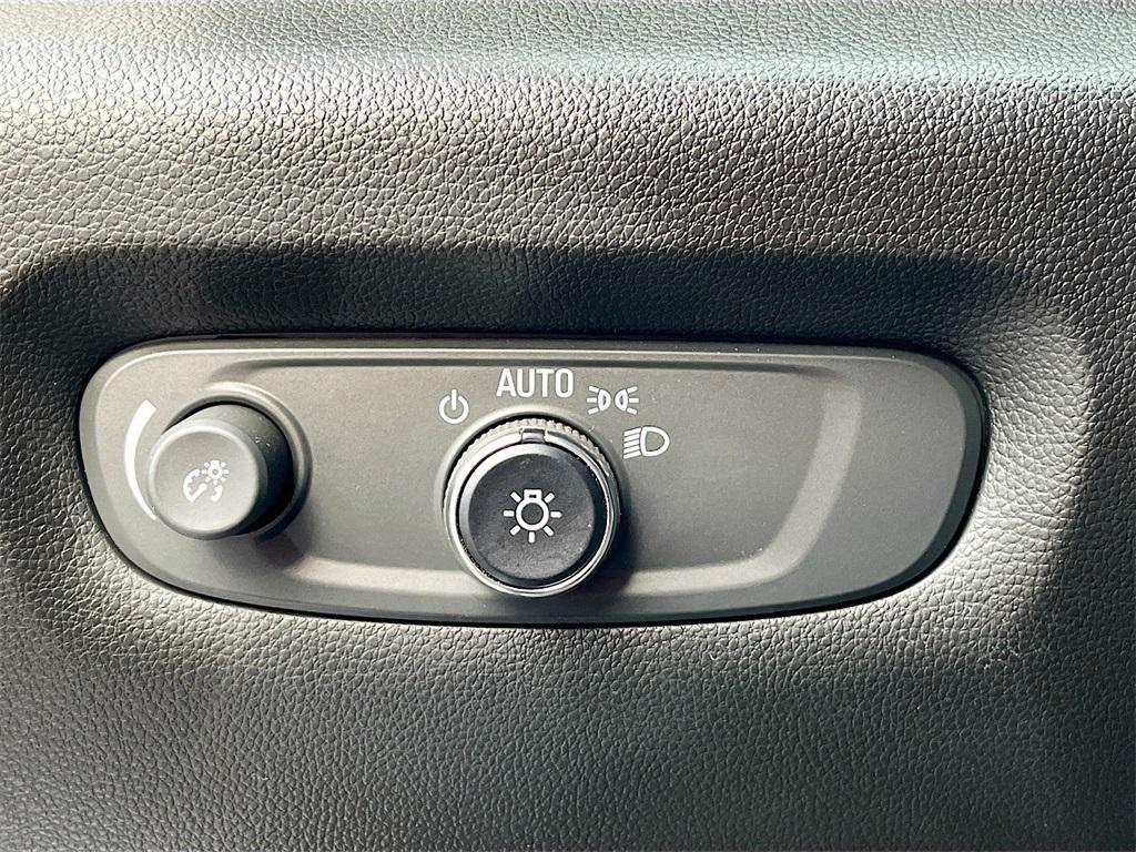 used 2023 Chevrolet Traverse car, priced at $34,300