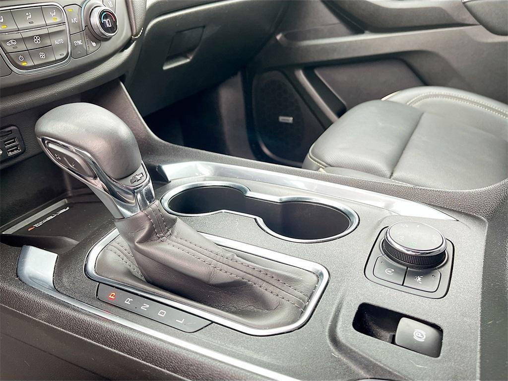 used 2023 Chevrolet Traverse car, priced at $34,300