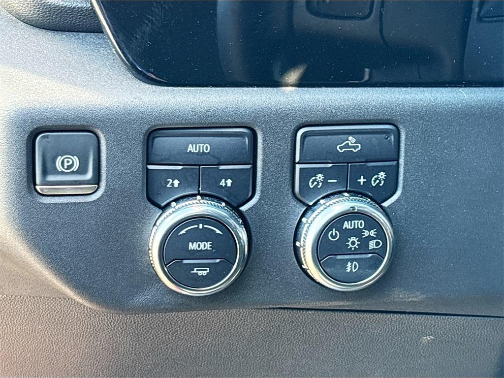 used 2025 GMC Sierra 1500 car, priced at $38,800